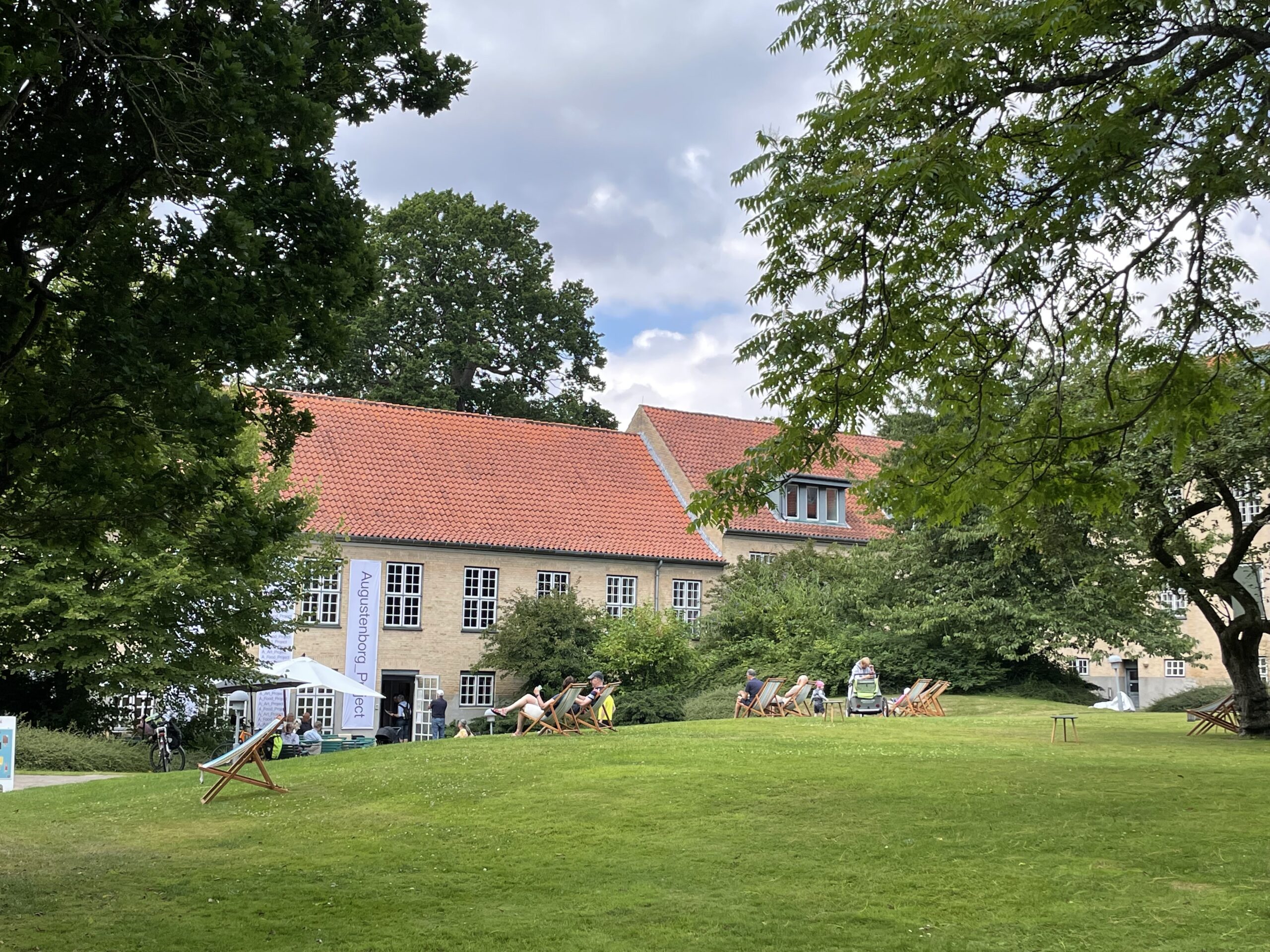 Indretning af det gamle psykiatriske hospital i Augustenborg….